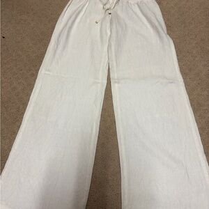 Lilly Pulitzer White and Gold Signature Detail